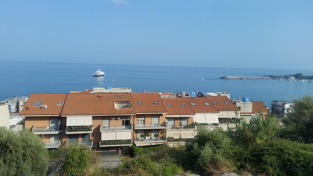 Baia Giardini Apartments Exterior photo
